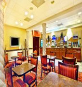 Hotel Holiday Express & By Ihg 3*
