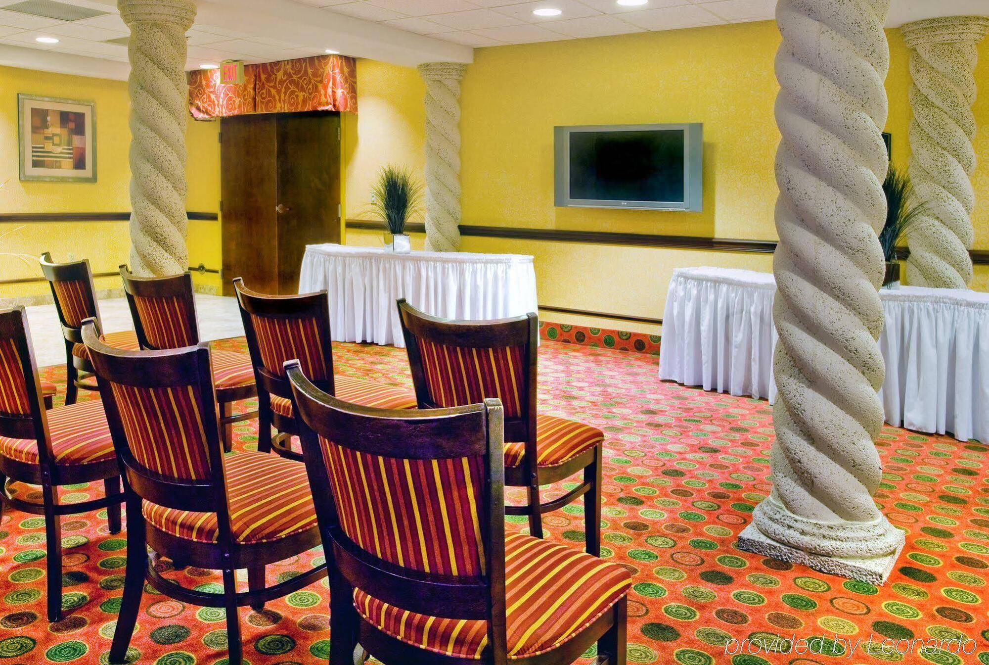 Holiday Express & By Ihg Hotel 3*